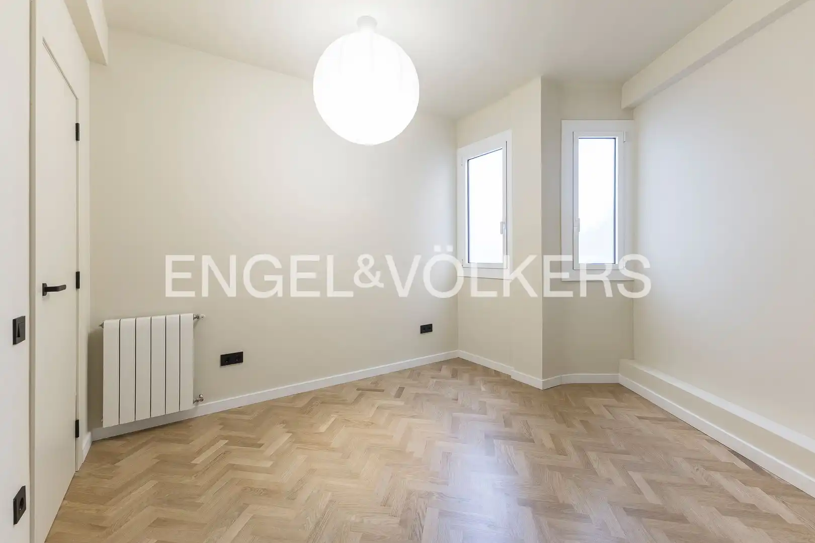 Bedroom of Flat for sale in Barcelona  with Air Conditioner, Heating and Parquet flooring
