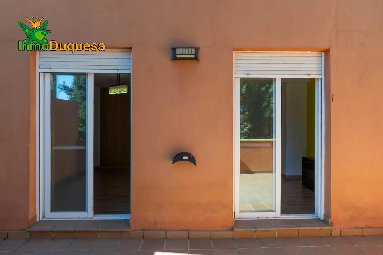 Vista exterior de Pis en venda en La Zubia amb Calefacció i Terrassa