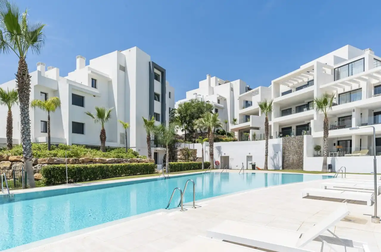 Exterior view of Ground floor for sale in Estepona  with Air Conditioner, Heating and Private garden