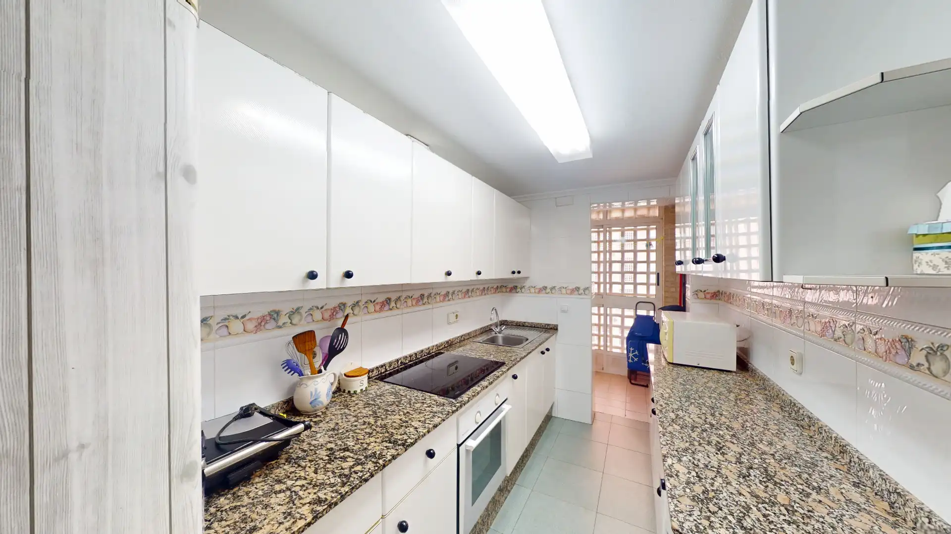 Cuina de Pis en venda en Alicante / Alacant amb Terrassa, Moblat i Alarma