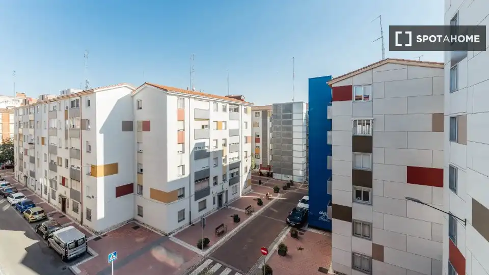 Vista exterior de Piso para compartir en Valladolid con Aire acondicionado, Calefacción y Amueblado