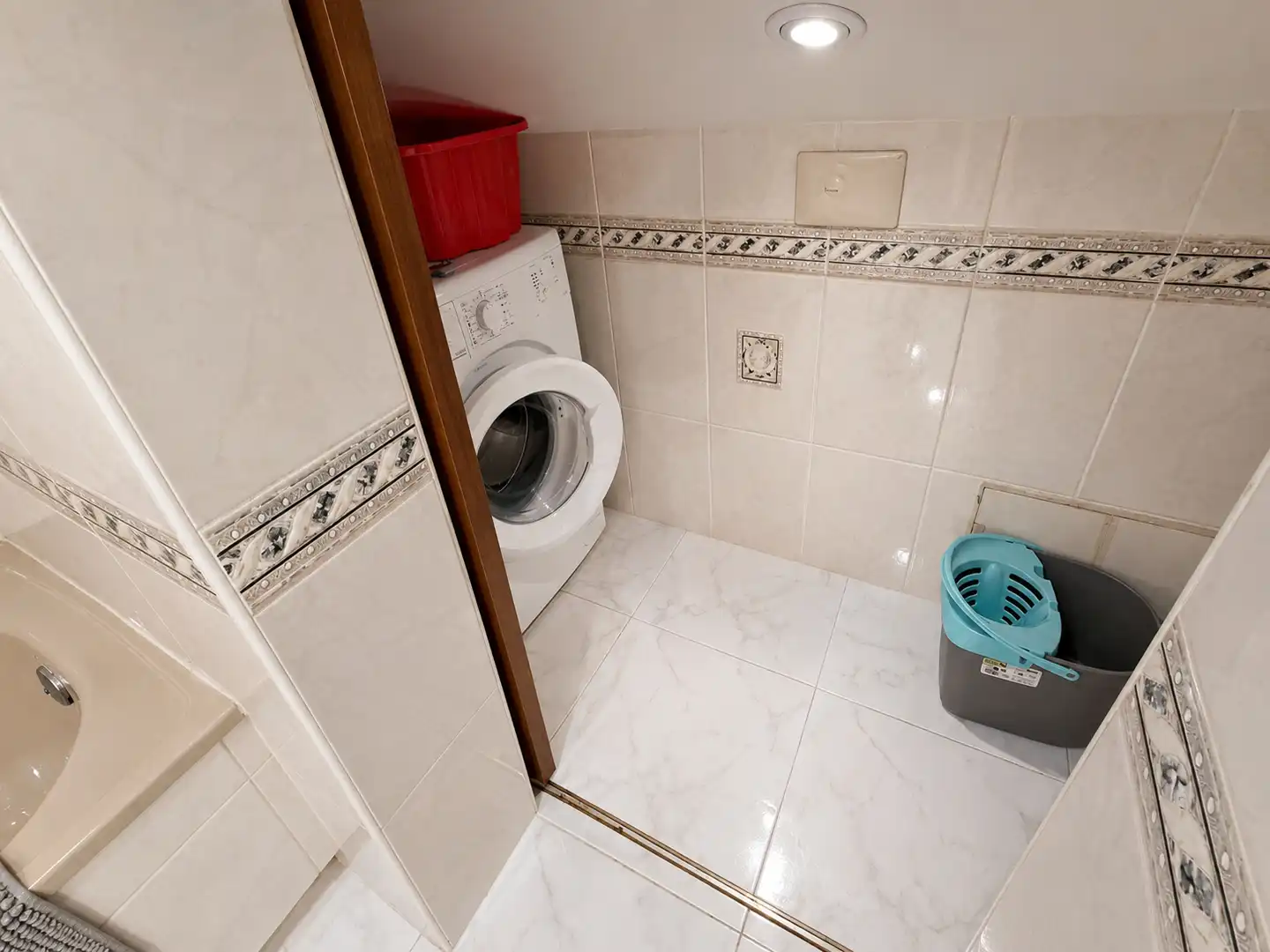 Baño de Piso de alquiler en Santander con Amueblado y Horno