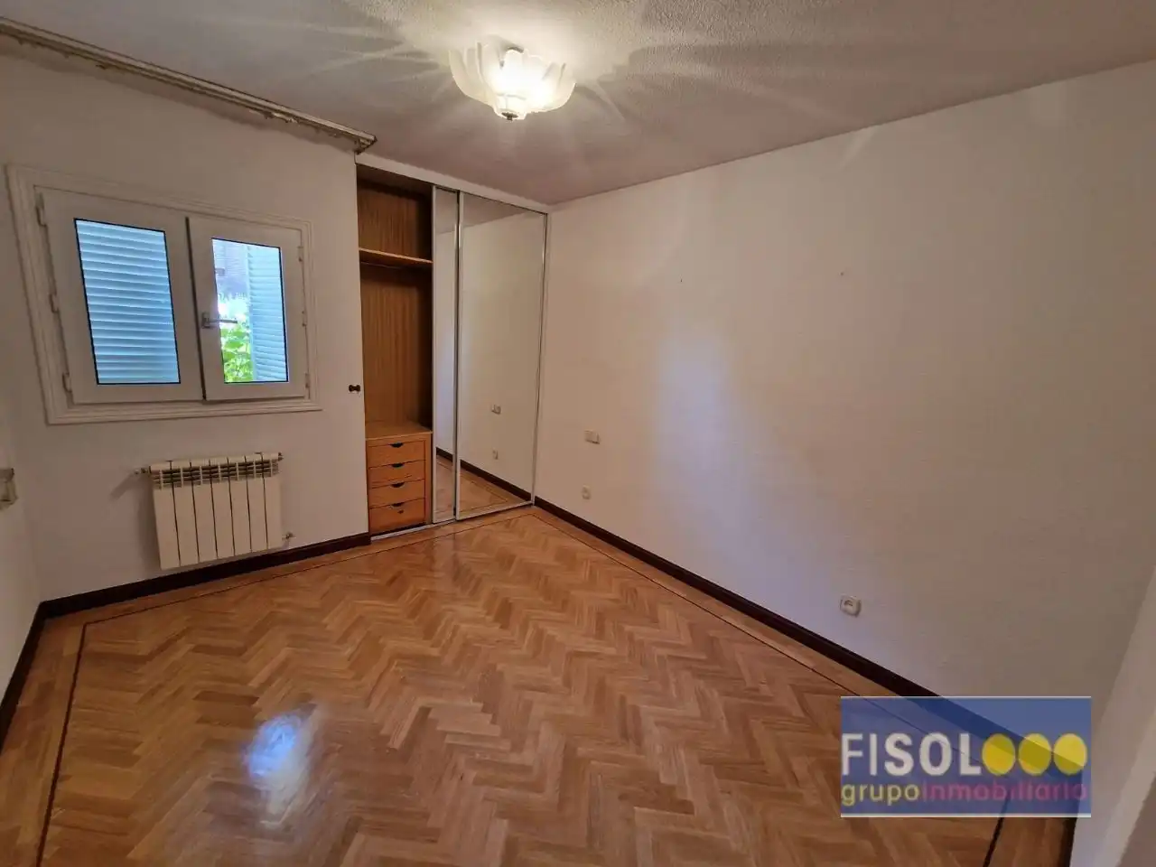 Bedroom of Detached homes for sale in Pozuelo de Alarcón  with Air Conditioner, Heating and Private garden
