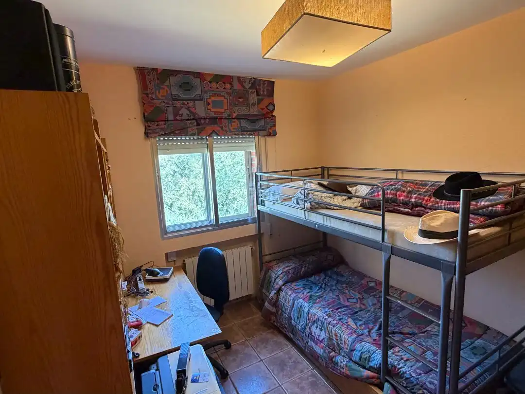 Dormitori de Casa o xalet en venda en Uceda amb Aire condicionat, Calefacció i Jardí privat
