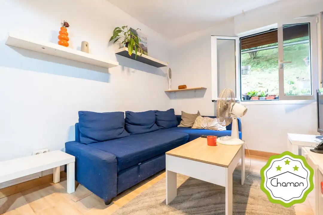 Living room of Flat for sale in Bilbao   with Private garden and Storage room