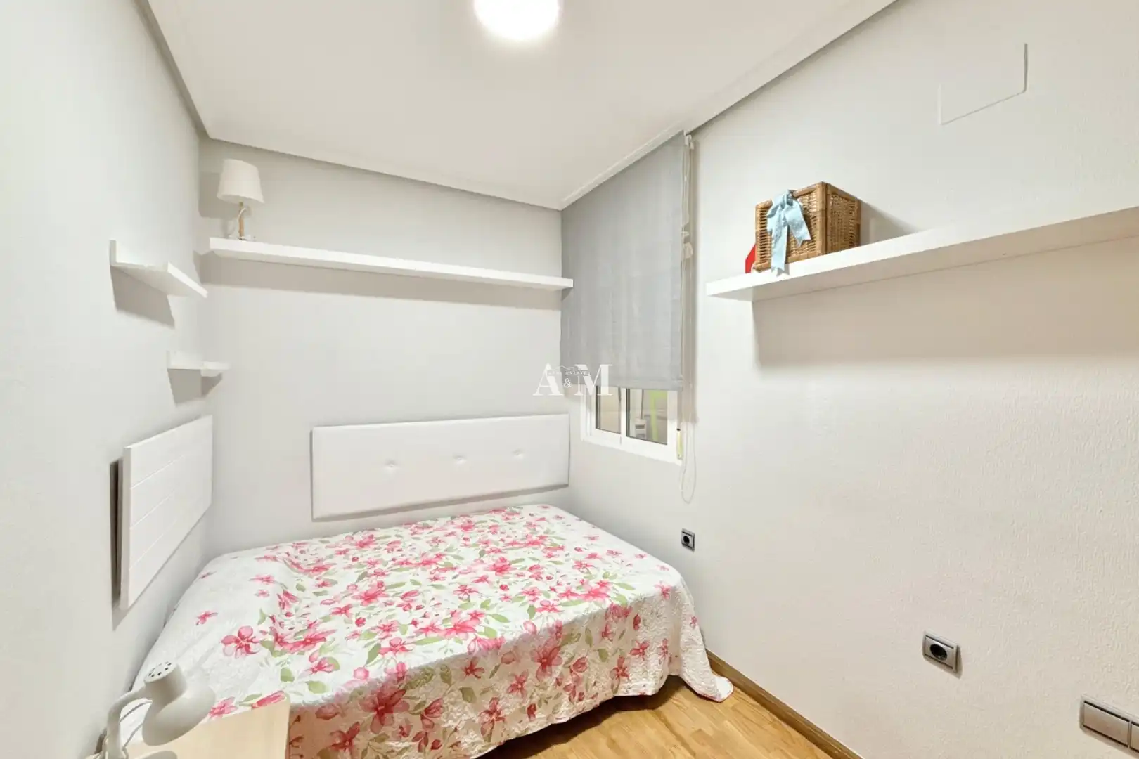 Dormitori de Apartament de lloguer en Torrevieja amb Aire condicionat, Calefacció i Terrassa