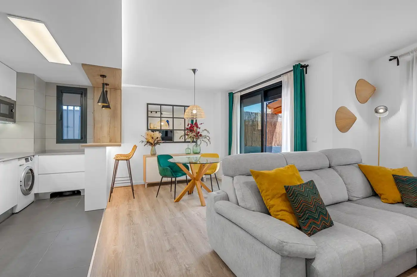 Sala d'estar de Planta baixa en venda en El Campello amb Aire condicionat, Calefacció i Jardí privat