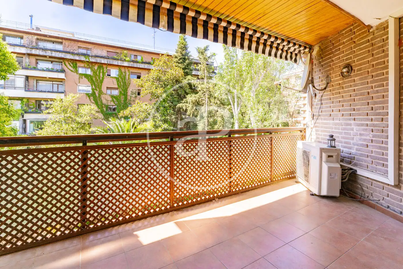 Terraza de Piso de alquiler en Madrid con Aire acondicionado, Calefacción y Jardín privado