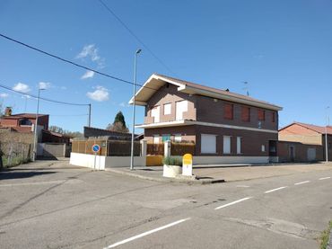 Casa con jardín en venta en Carretera Castrillo