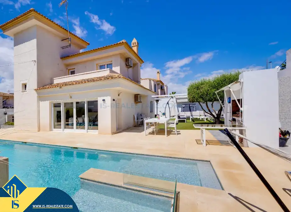 Xalet amb piscina en venda a Nueva Torrevieja - Aguas Nuevas, imagen 2