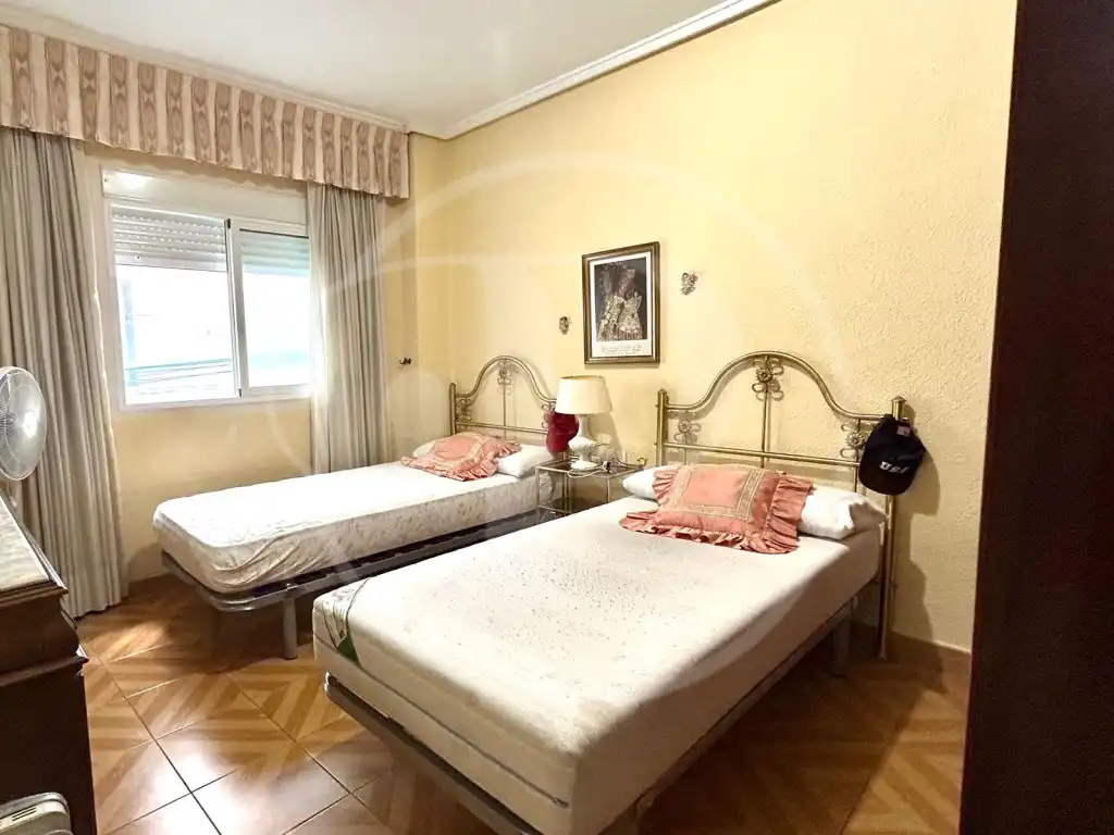 Habitación de Apartamento en venta en Valencia con Aire acondicionado y Balcón