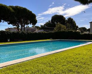 Piscina de Local en venda en Cambrils