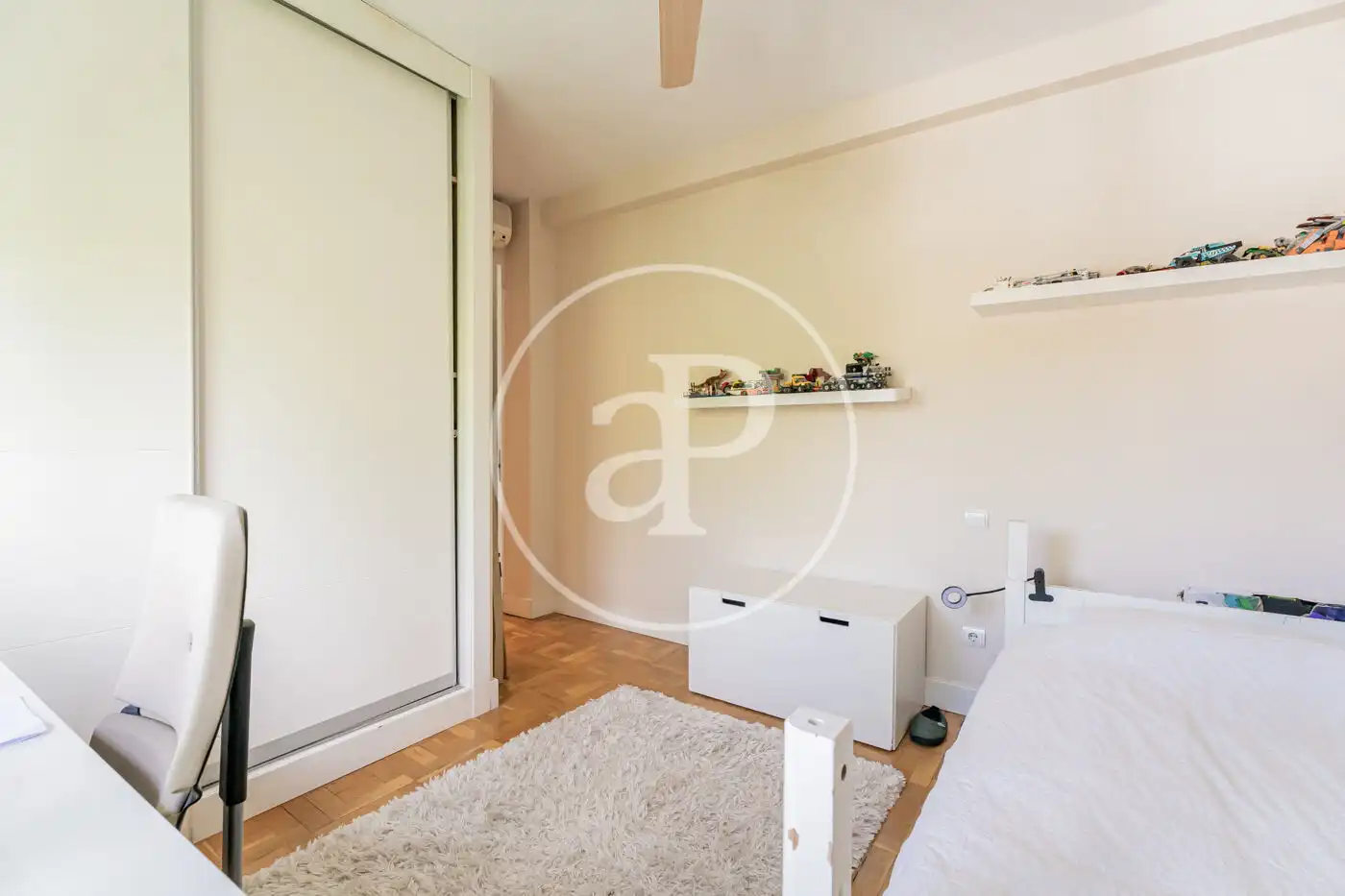 Schlafzimmer von Wohnung zum Verkauf in Madrid mit Klimaanlage, Heizung und Privatgarten