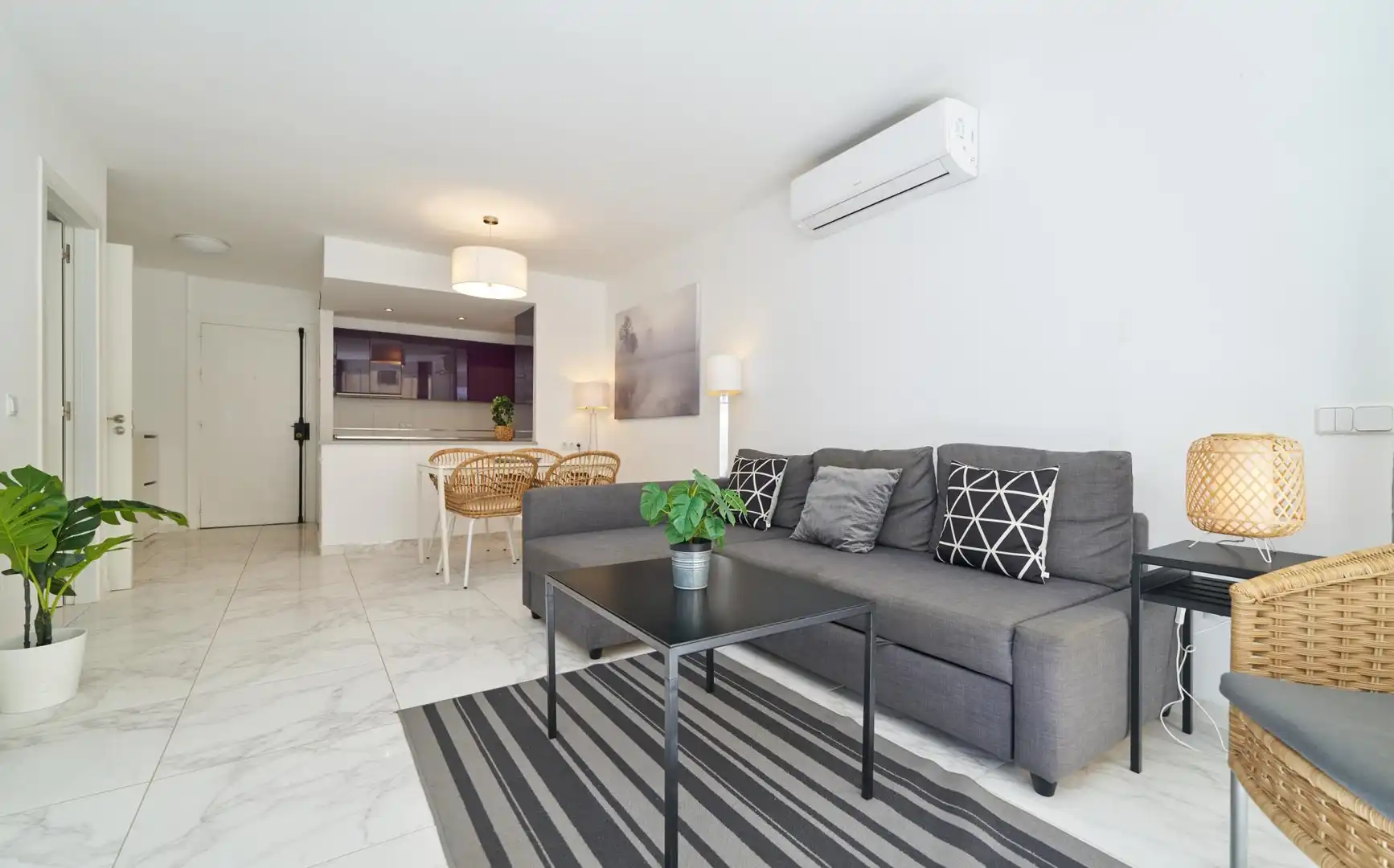 Wohnzimmer von Wohnungen zum Verkauf in Marbella mit Klimaanlage, Möbliert und Balkon