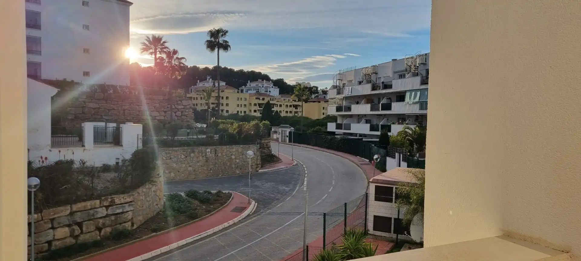 Vista exterior de Àtic en venda en Mijas amb Aire condicionat, Terrassa i Piscina comunitària