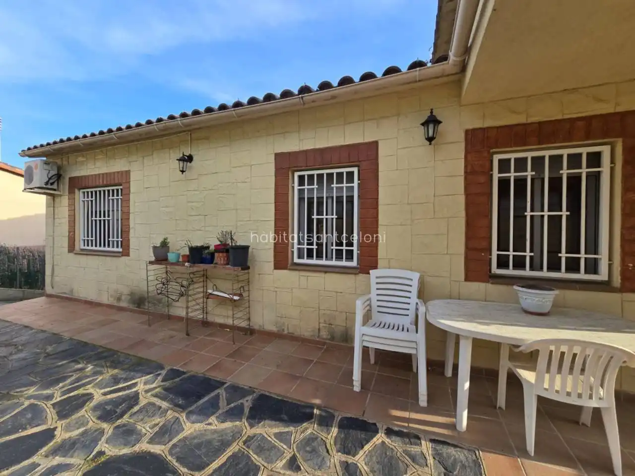 Vista exterior de Casa o xalet en venda en Riells i Viabrea amb Aire condicionat, Calefacció i Jardí privat