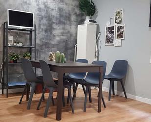 Menjador de Apartament per a compartir en  Madrid Capital amb Aire condicionat i Terrassa