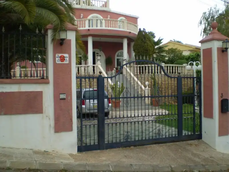 Exterior view of Houses for sale in L'Alfàs del Pi  with Air Conditioner, Heating and Private garden