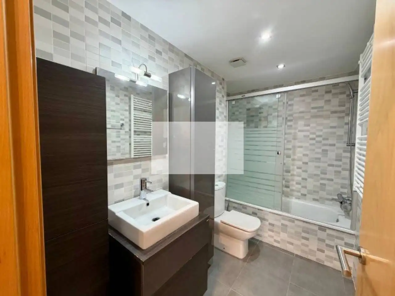 Bathroom of Flat for sale in Sabadell  with Air Conditioner, Heating and Private garden