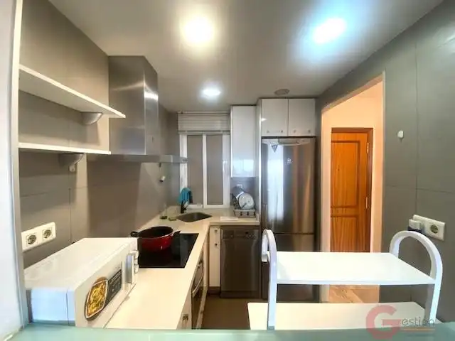 Cocina de Piso en venta en Rincón de la Victoria con Aire acondicionado, Terraza y Piscina comunitaria