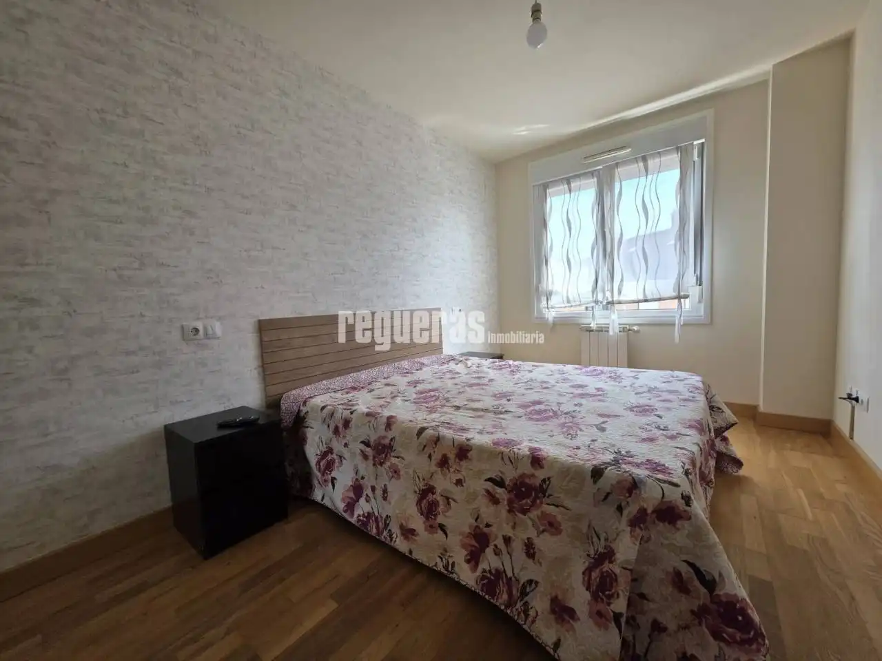 Habitación de Apartamento de alquiler en Avilés con Calefacción y Trastero