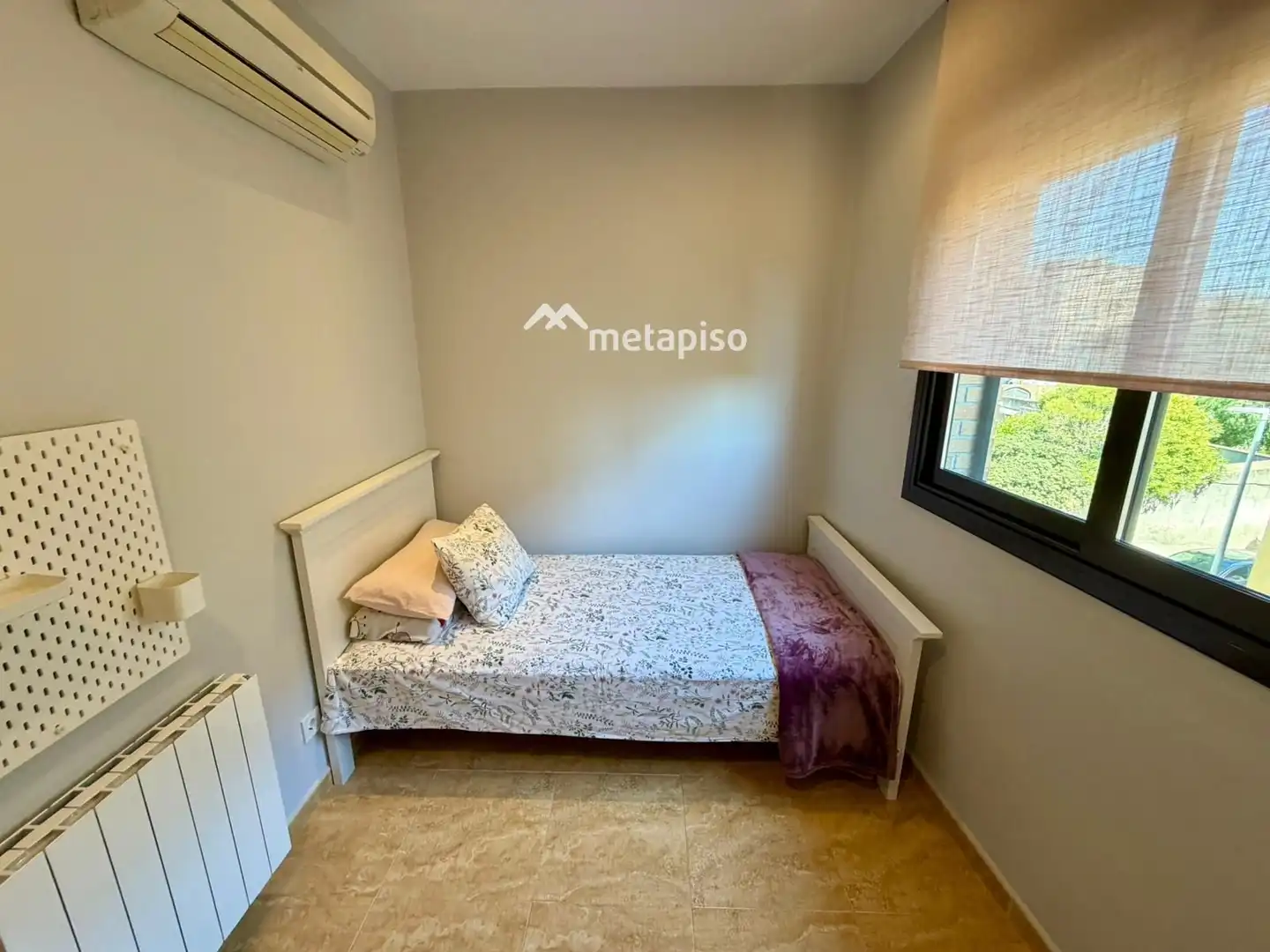 Habitación de Casa adosada en venta en Santa Margarida I Els Monjos con Aire acondicionado, Calefacción y Terraza