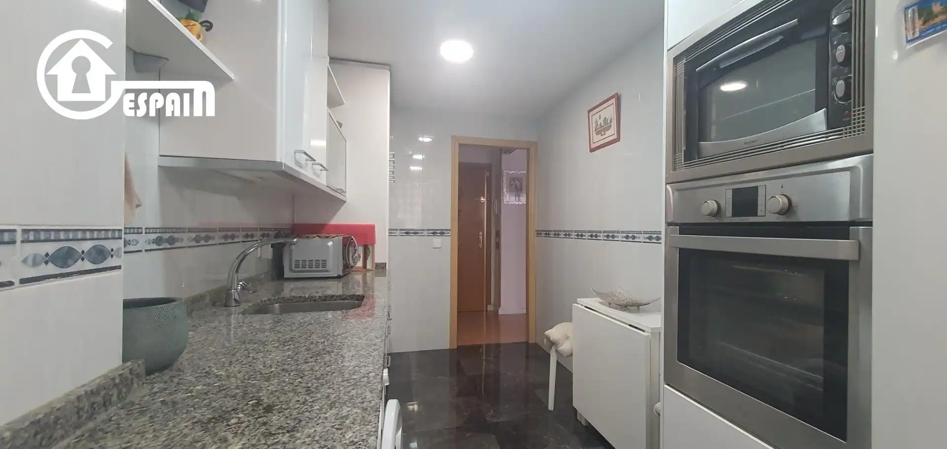 Cuina de Pis en venda en Madrid amb Aire condicionat, Calefacció i Jardí privat