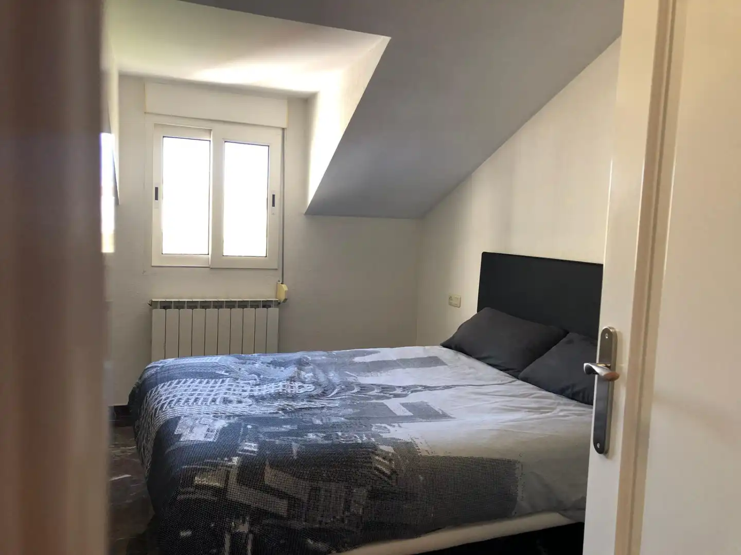 Dormitori de Casa o xalet en venda en Jaén amb Terrassa, Traster i Balcó