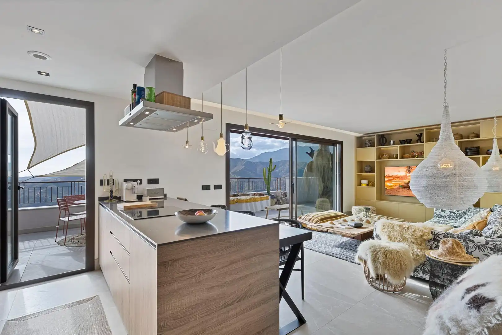Kitchen of Attic for sale in Istán  with Air Conditioner, Private garden and Terrace