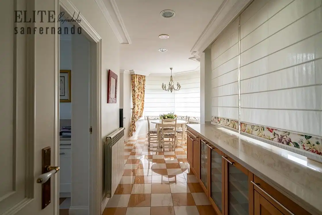 Comedor de Casa o chalet en venta en Piélagos con Calefacción, Jardín privado y Trastero