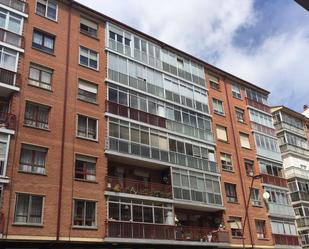 Exterior view of Flat for sale in Burgos Capital  with Parquet flooring, Terrace and Balcony