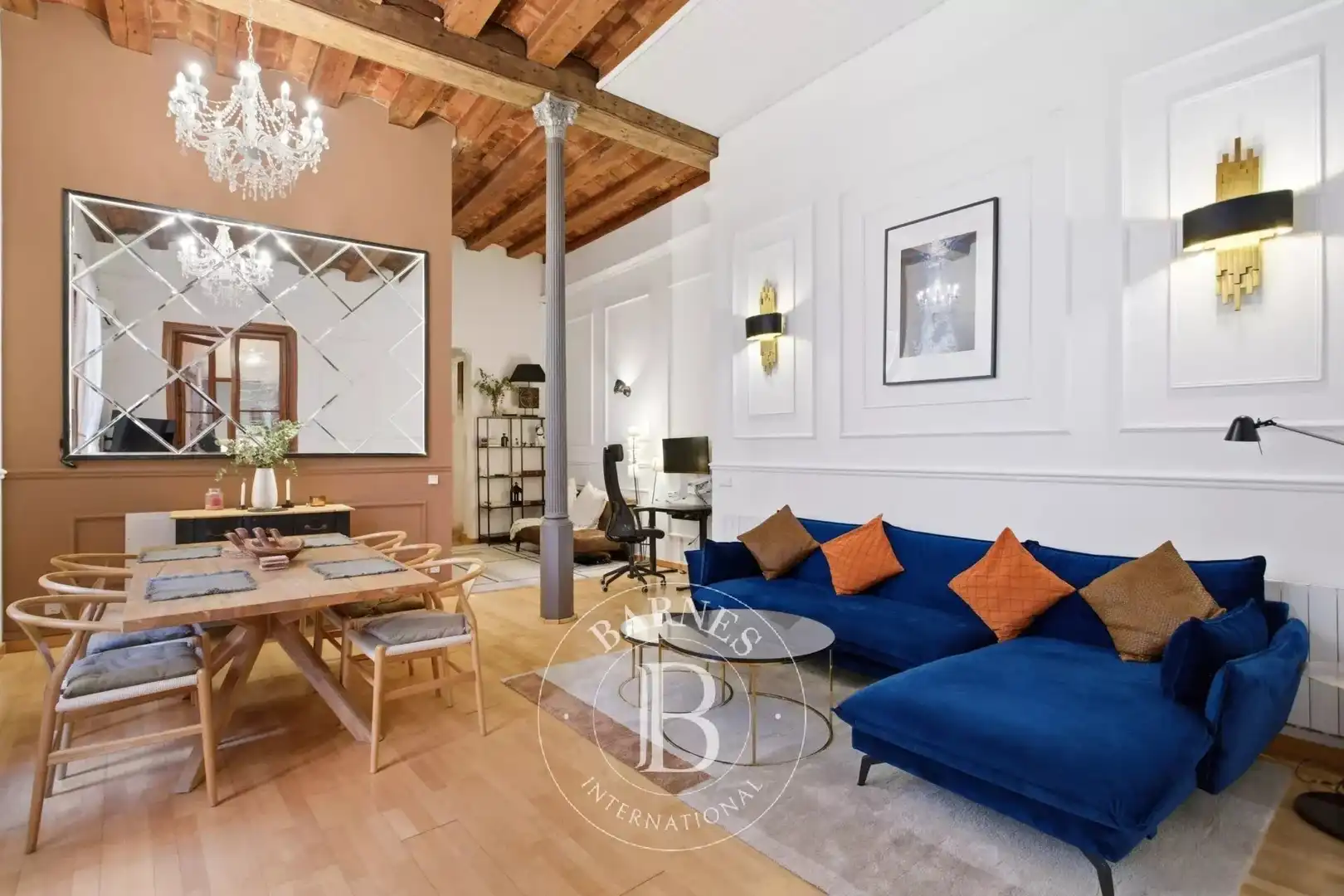 Piso con ascensor en venta en Ciutat Vella
