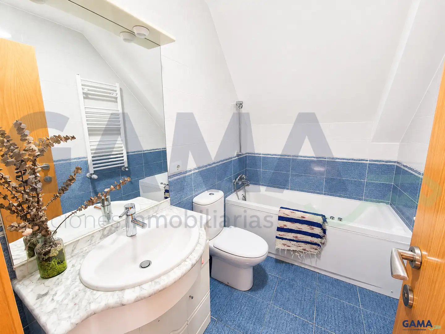 Badezimmer von Dachboden zur Miete in Alzira mit Klimaanlage, Terrasse und Möbliert