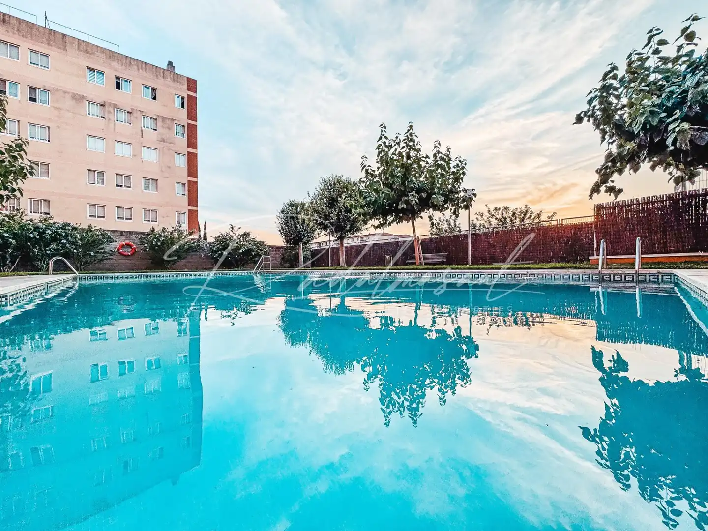 Schwimmbecken von Wohnung zum Verkauf in Tarragona mit Klimaanlage, Heizung und Terrasse