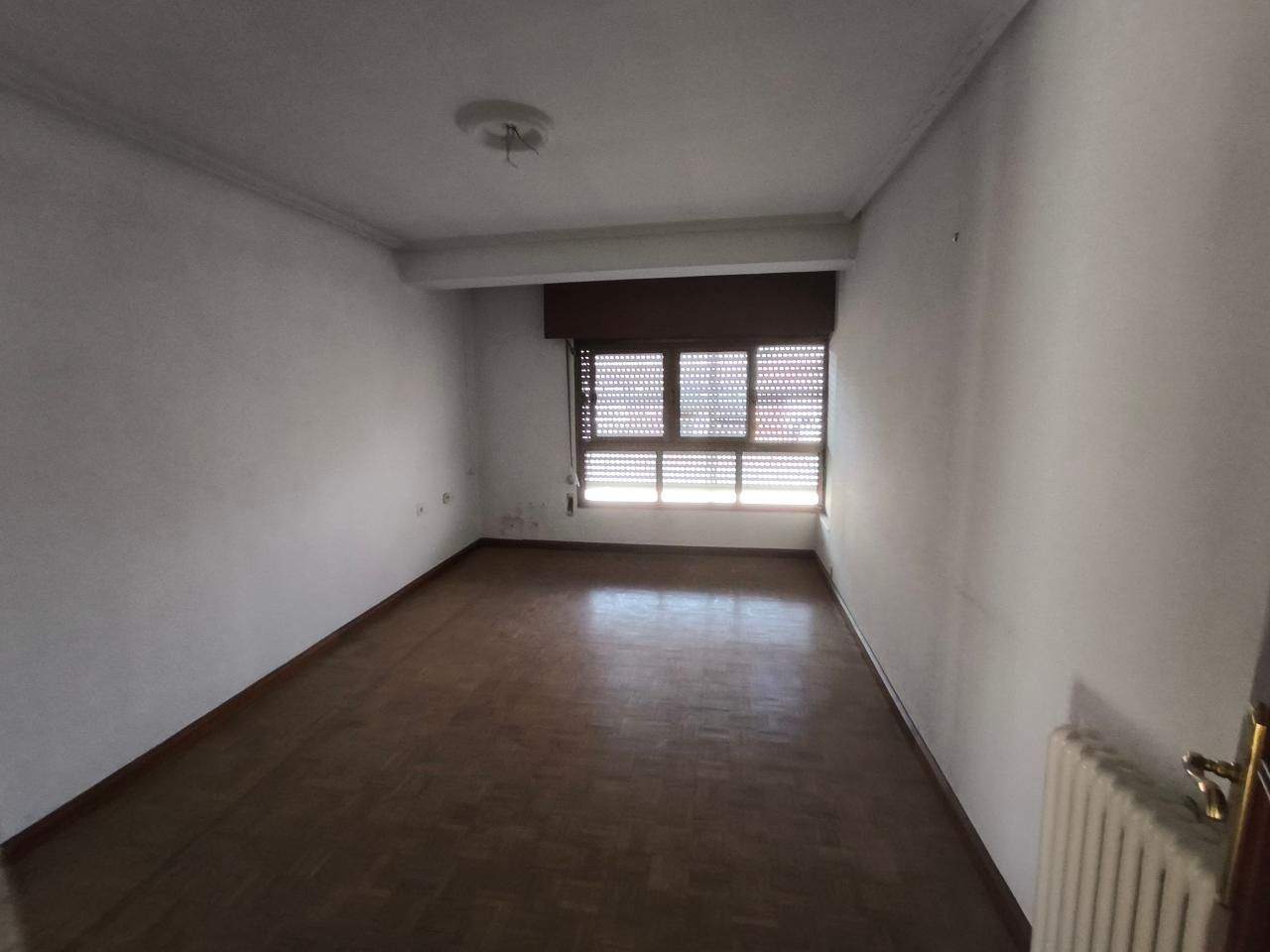 Piso en venta en León Capital  con Calefacción y Terraza