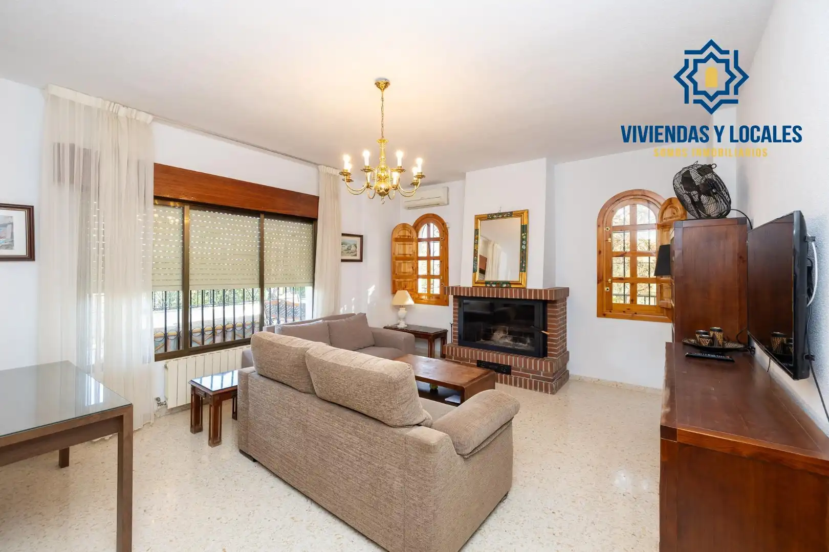 Chalet con piscina en venta en Calle Lindaraja, imagen 8