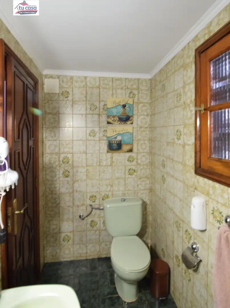 Bathroom of Houses for sale in Santa María de Guía de Gran Canaria  with Air Conditioner, Heating and Private garden
