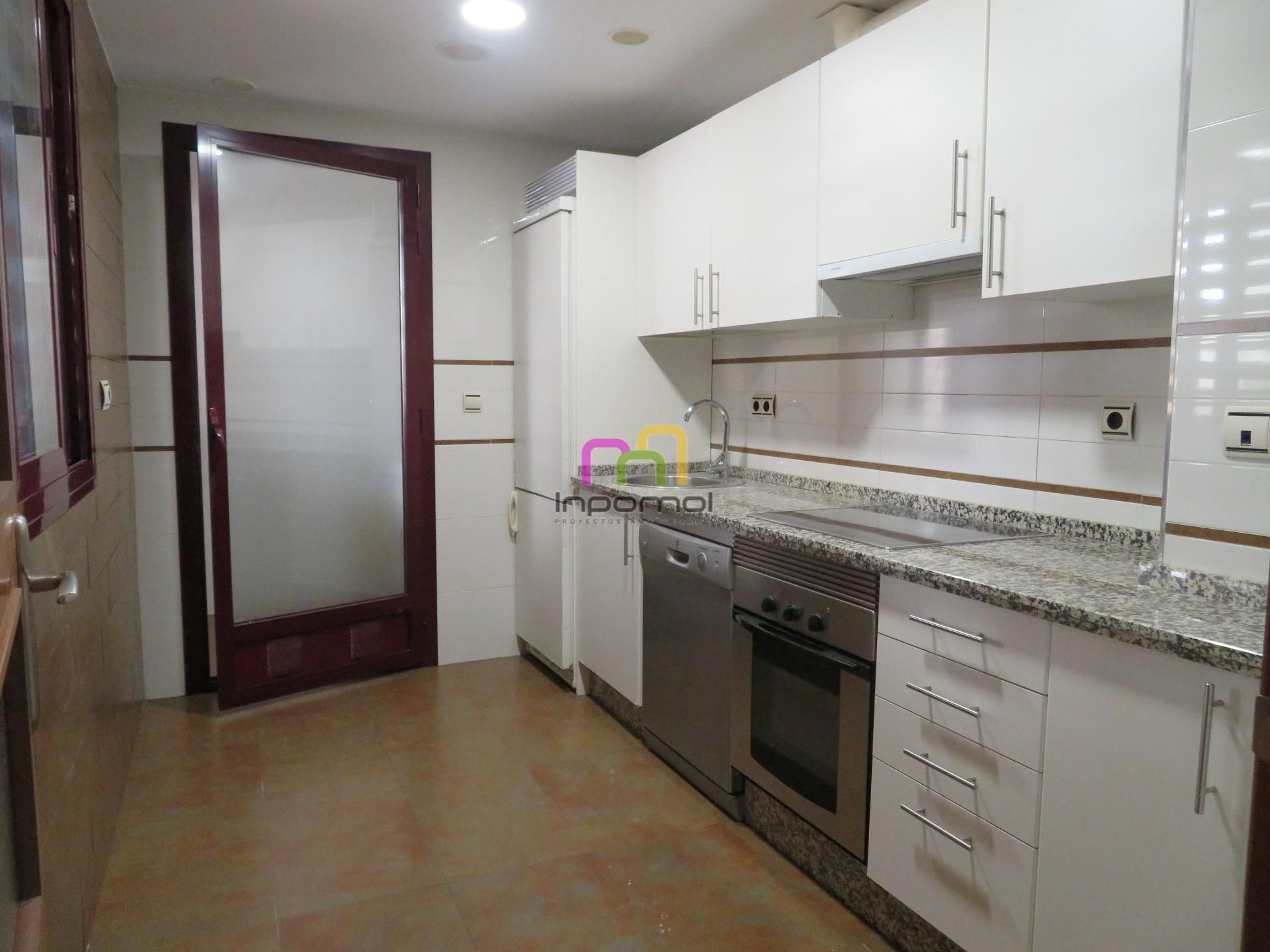 Apartamento de alquiler en Maria Auxiliadora - Barriada de Llera