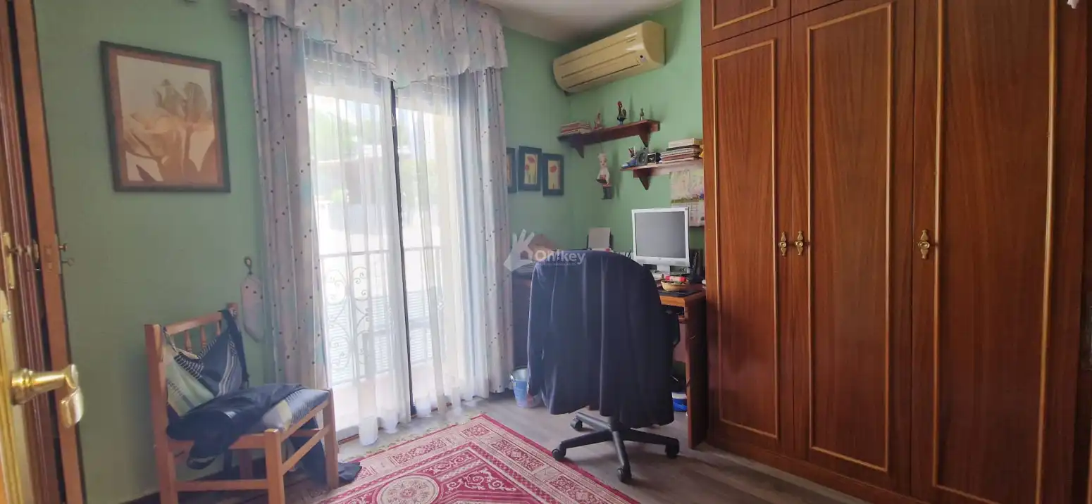Dormitori de Casa o xalet en venda en Arganda del Rey amb Calefacció, Jardí privat i Traster
