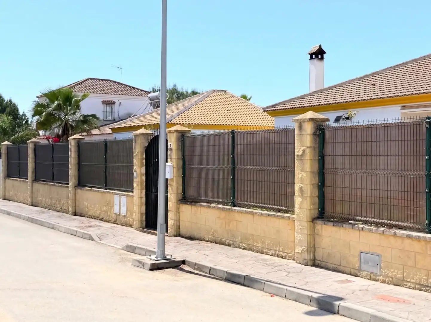 Exterior view of Houses for sale in Hinojos  with Air Conditioner, Heating and Private garden