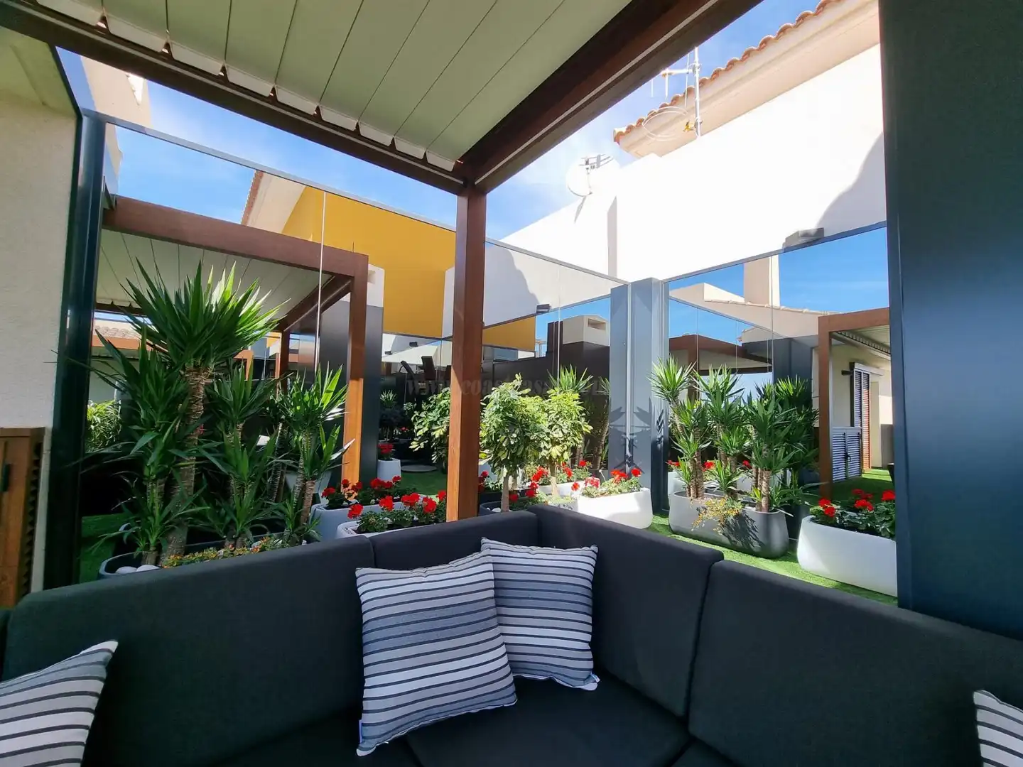 Terrasse von Wohnungen zum Verkauf in Torrevieja mit Klimaanlage, Heizung und Abstellraum