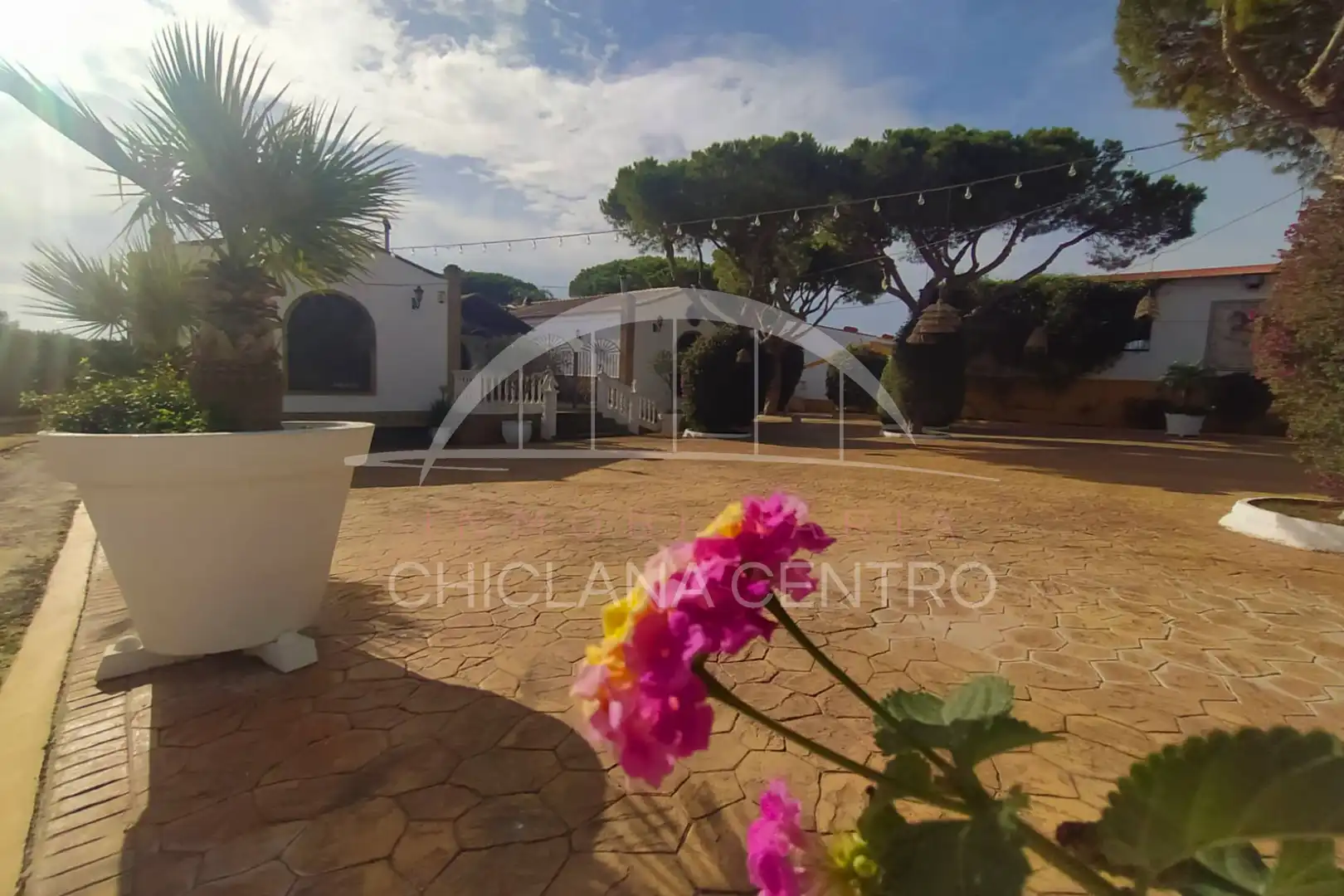 Chalet con jardín en venta en Las Lagunas - Campano