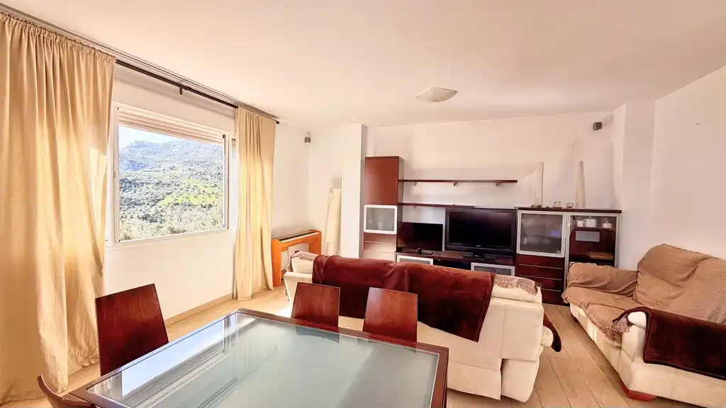 Sala de estar de Finca rústica en venta en Periana con Aire acondicionado, Jardín privado y Terraza