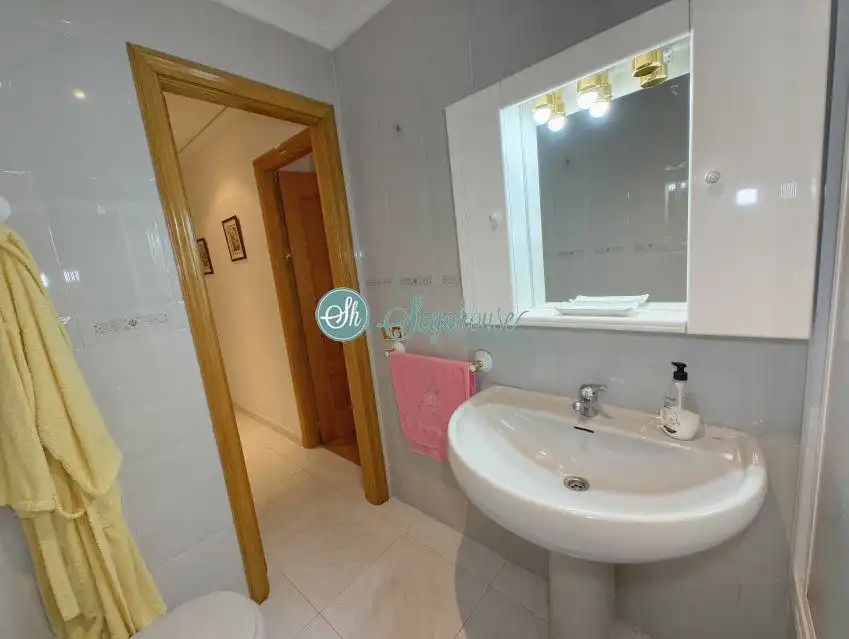 Baño de Piso en venta en Segovia con Calefacción, Trastero y Balcón