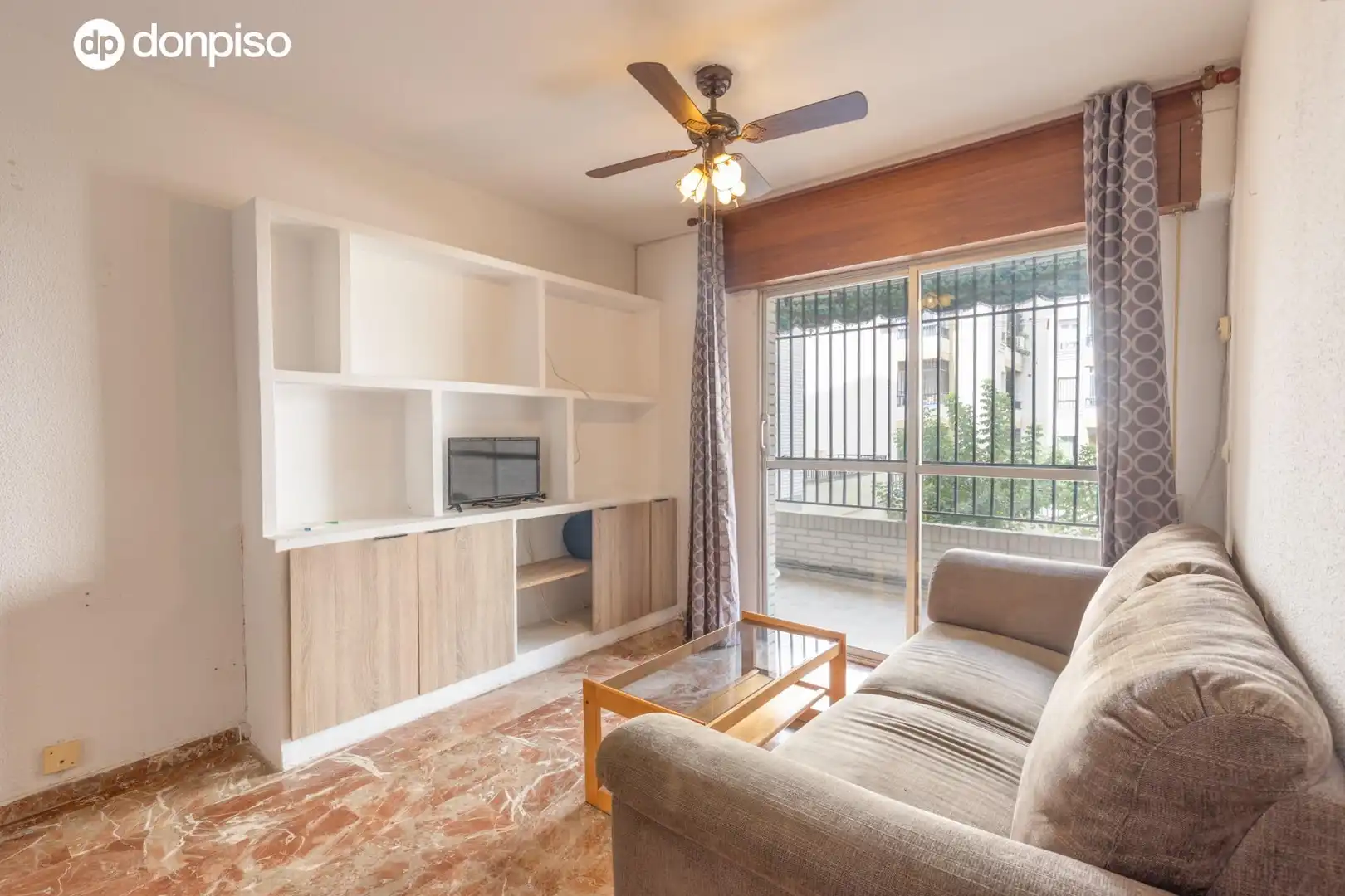 Sala de estar de Piso en venta en Granada con Aire acondicionado
