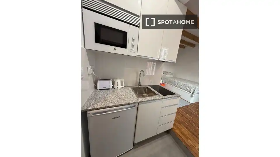 Kitchen of Flat for rent in Barcelona  with Air Conditioner, Heating and Furnished