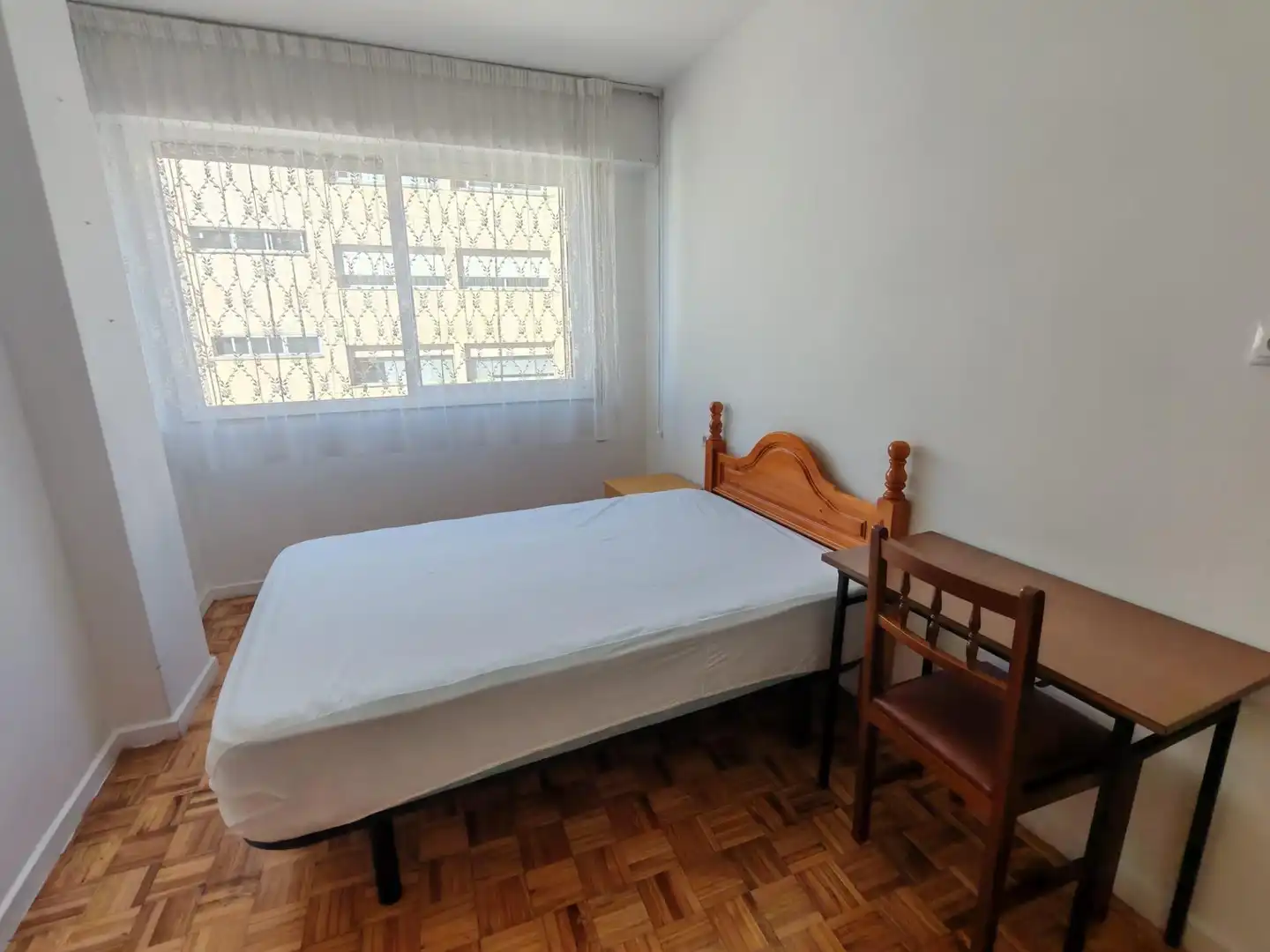 Bedroom of Flat for rent in Vigo   with Terrace, Furnished and Balcony
