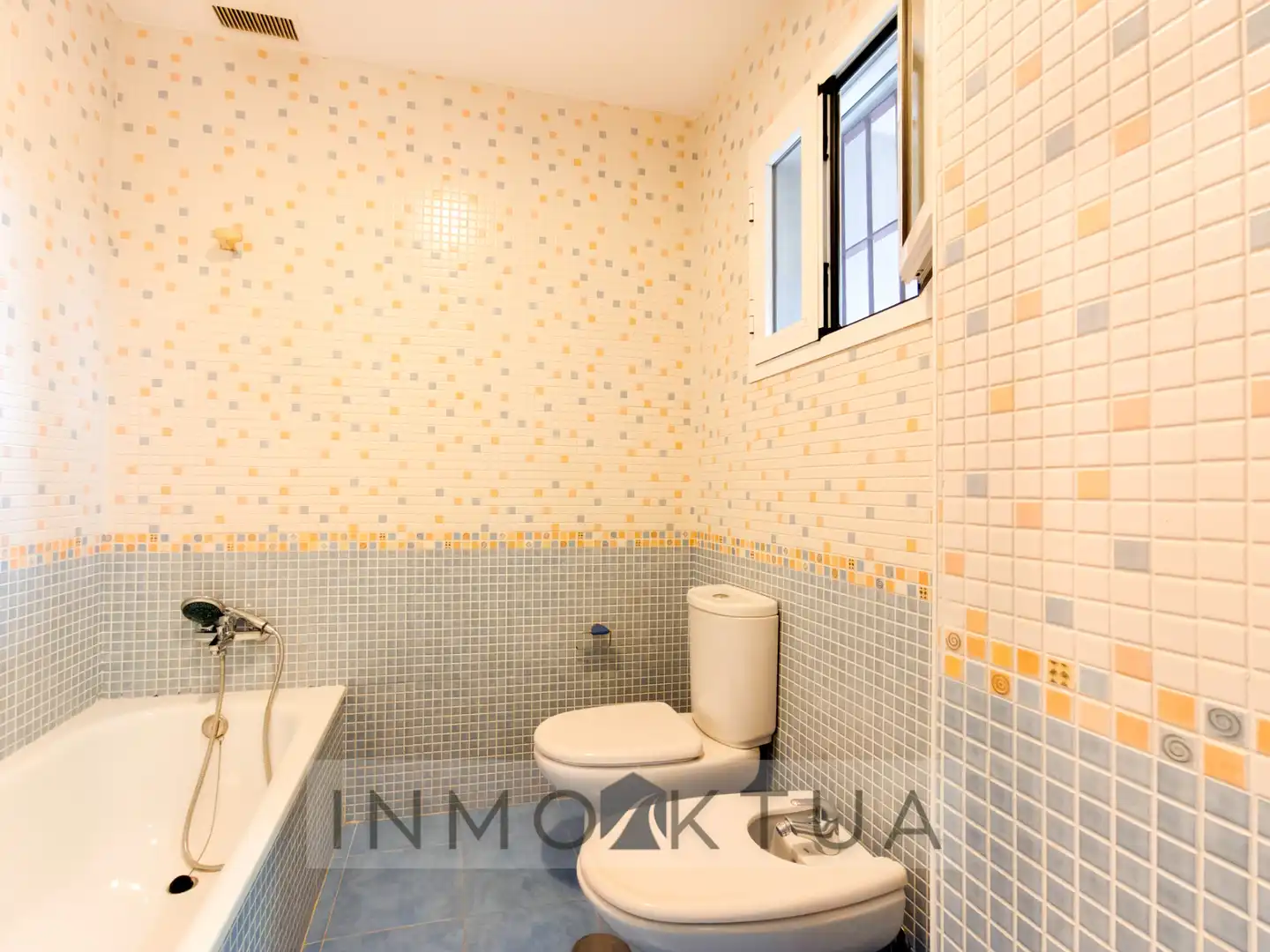 Baño de Casa adosada en venta en Jerez de la Frontera con Aire acondicionado y Terraza