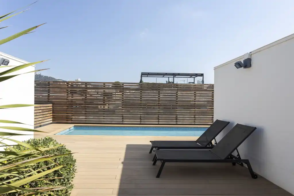 Piscina de Apartament en venda en Barcelona amb Calefacció, Traster i Moblat