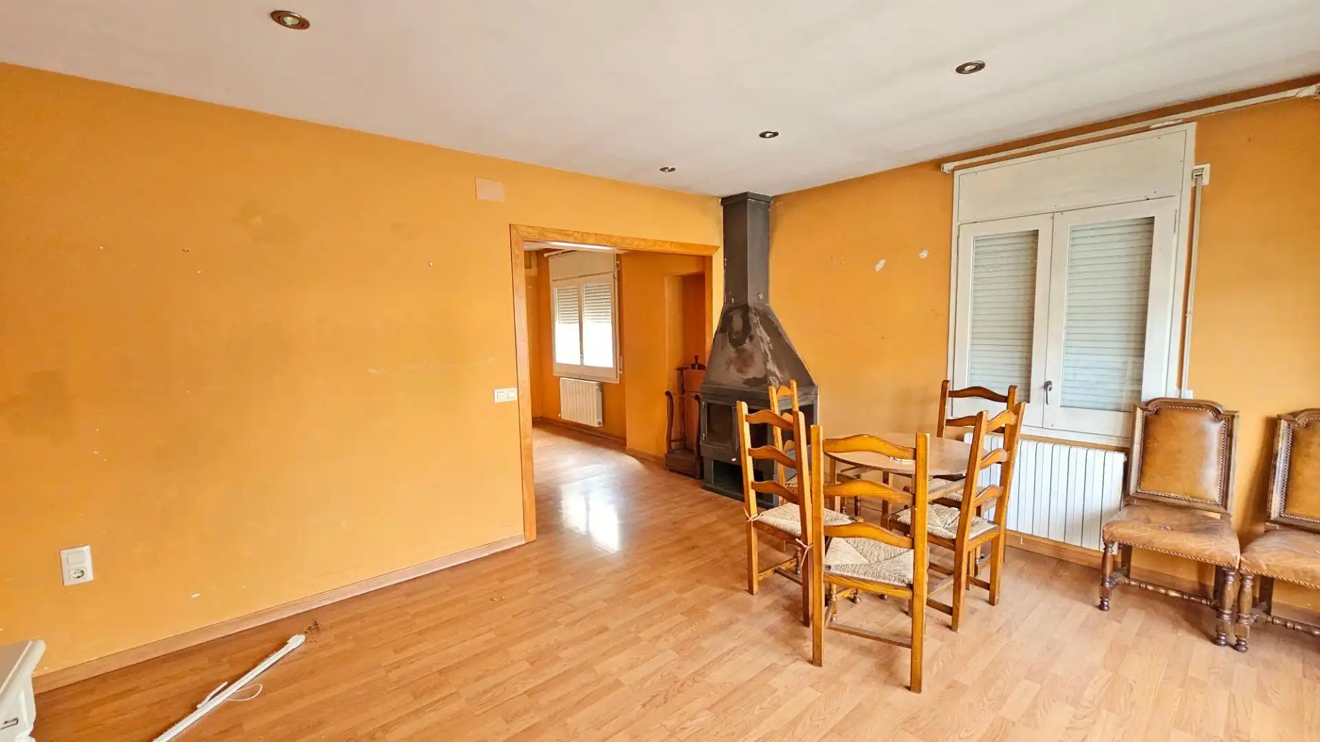 Menjador de Casa o xalet en venda en Olot amb Aire condicionat, Calefacció i Parquet